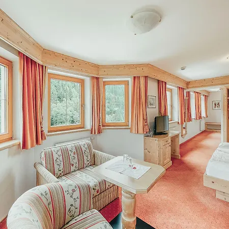 Alpenhotel Tirolerhof Szálloda 4*