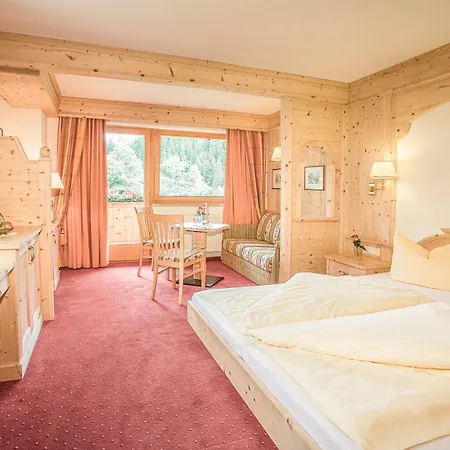 Отель Alpenhotel Tirolerhof