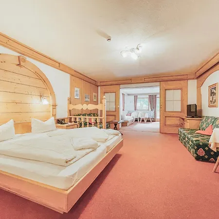 Alpenhotel Tirolerhof Отель Герлос