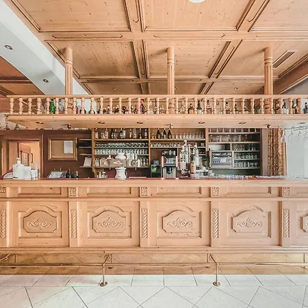 Отель Alpenhotel Tirolerhof