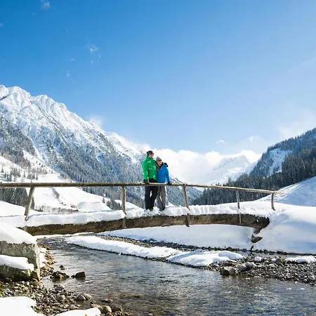 Отель Alpenhotel Tirolerhof 4*