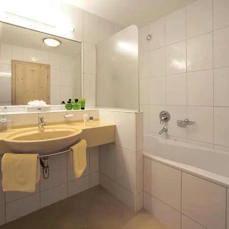 Отель Alpenhotel Tirolerhof