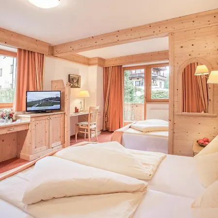 Отель Alpenhotel Tirolerhof