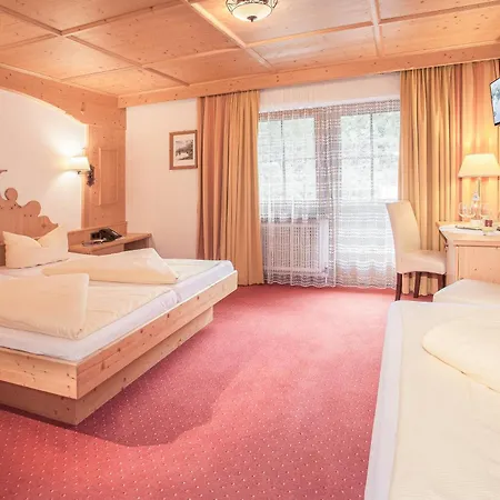 Alpenhotel Tirolerhof Отель